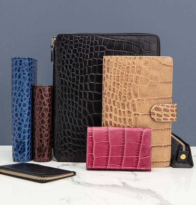 Classic Croc Leather Business Card Holder - Image 6